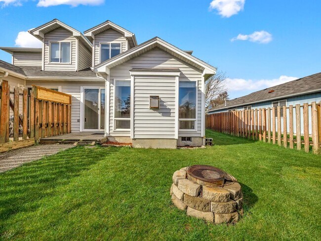 Building Photo - 1536 S Main Ave