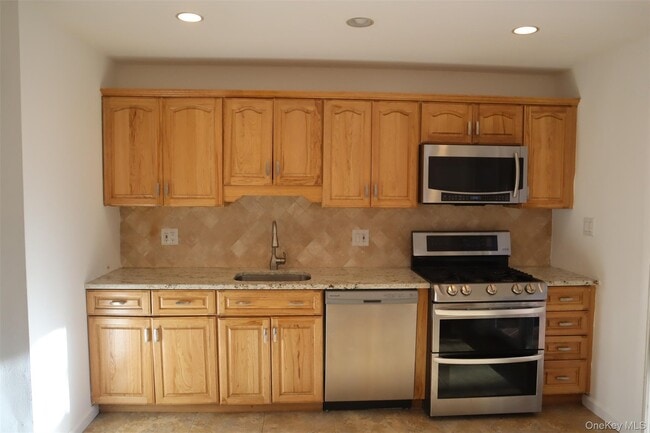 Building Photo - 55 Oakland Ave