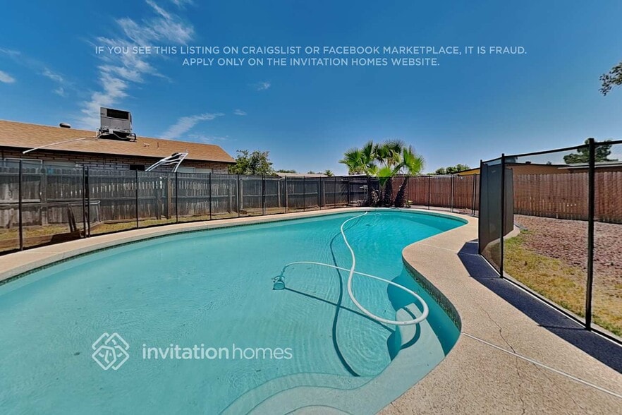 Building Photo - 5041 W Sandra Terrace