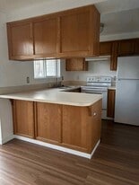 Building Photo - 5092 Skyline Village Loop S