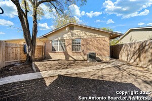 Building Photo - 308 E Cheryl Dr