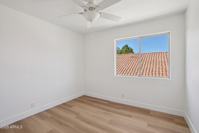 Building Photo - 5953 W Aurora Dr