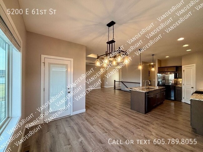 Building Photo - 5200 E 61st St