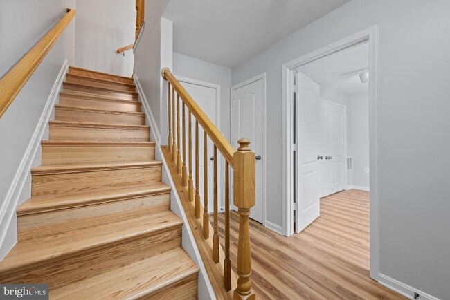 Building Photo - 556 Rhapsody Ct