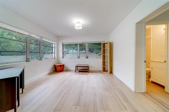 Building Photo - 11424 79th Ave