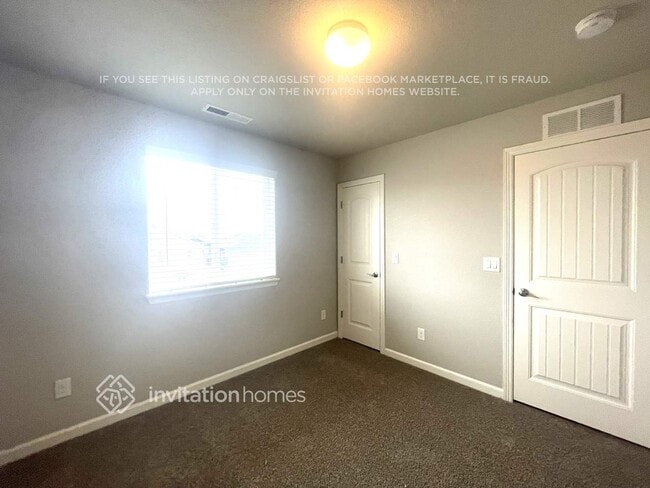 Building Photo - 10865 Nolin Dr