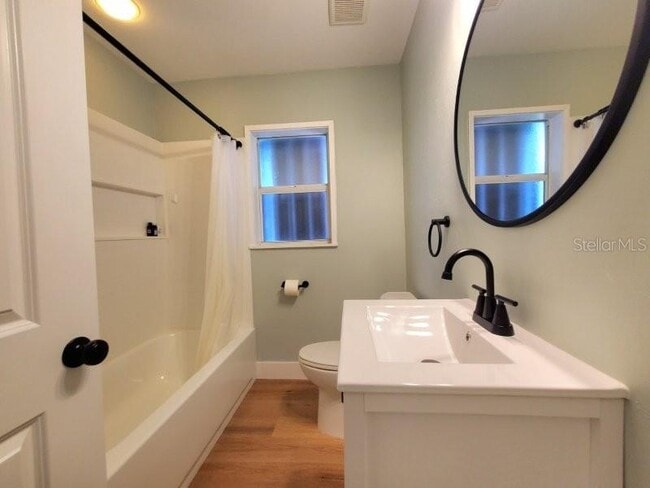 Building Photo - 219 Darst Ave