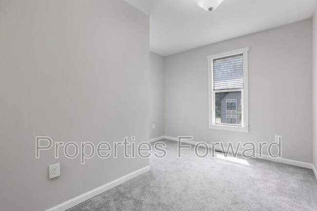 Building Photo - 1342 E Fulton St