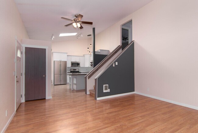 Building Photo - Updated 3 Bed 2 Bath Home With Brand New 2...
