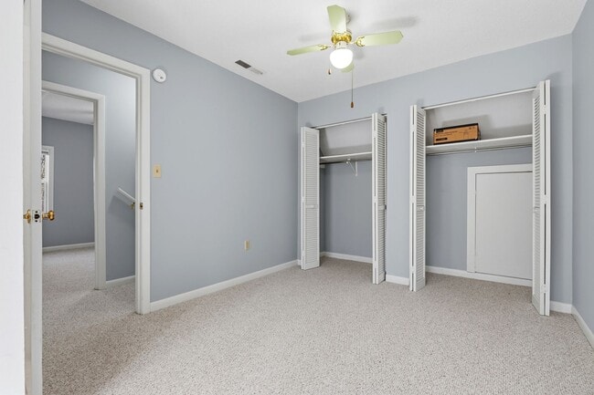 Building Photo - Peaceful on Poplar