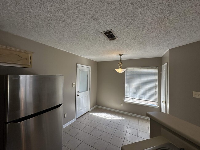 Building Photo - 5534 Lacey Cove