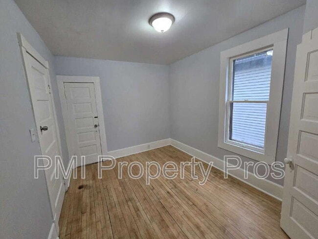 Building Photo - 3111 W Walnut St