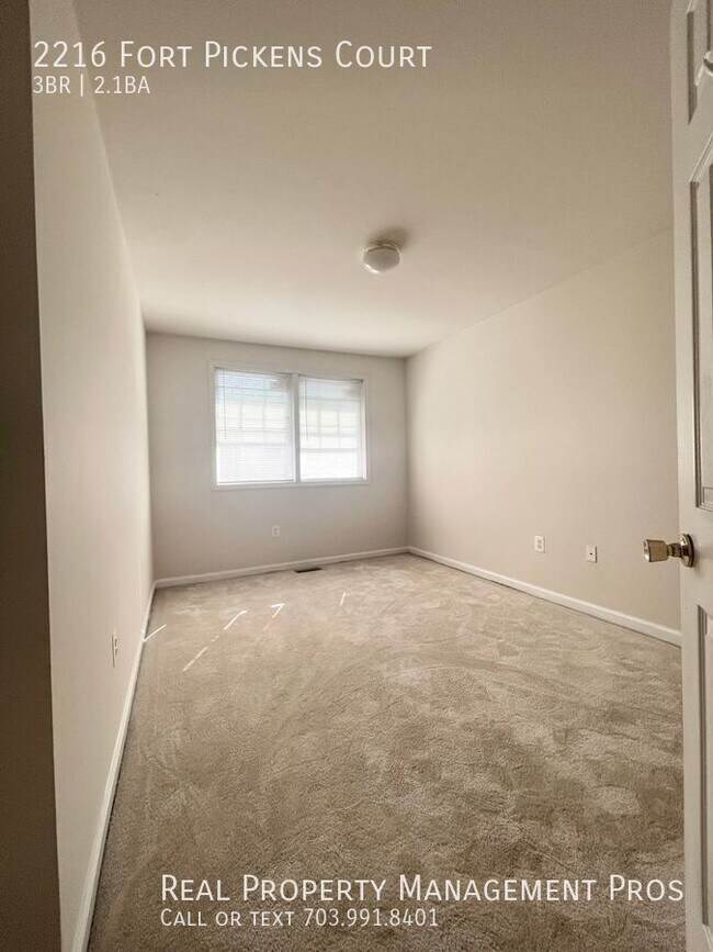 Building Photo - 2216 Fort Pickens Ct