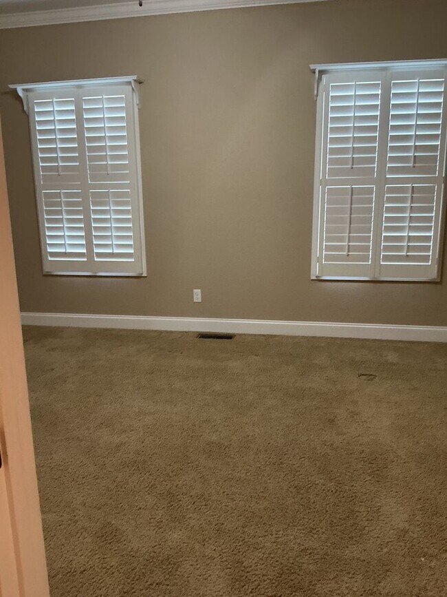 Building Photo - YOUR NEW LUXURY HOME!!!!!!!