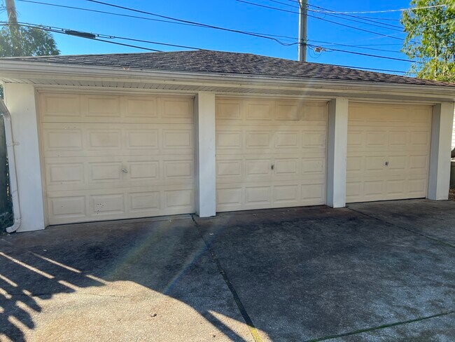 Garage - 645 Neff Rd