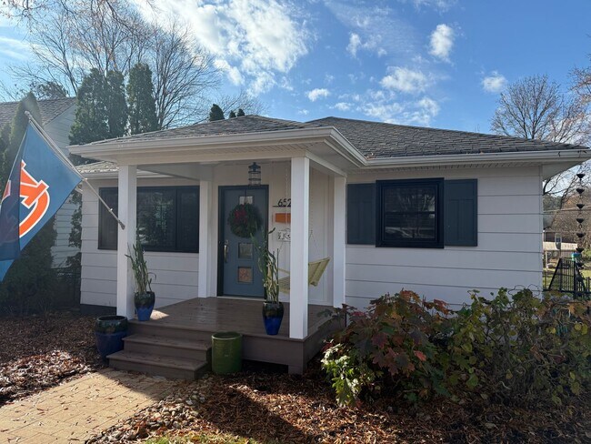 Building Photo - Fantastic Home Near Three Chopt and Patterson Available in January