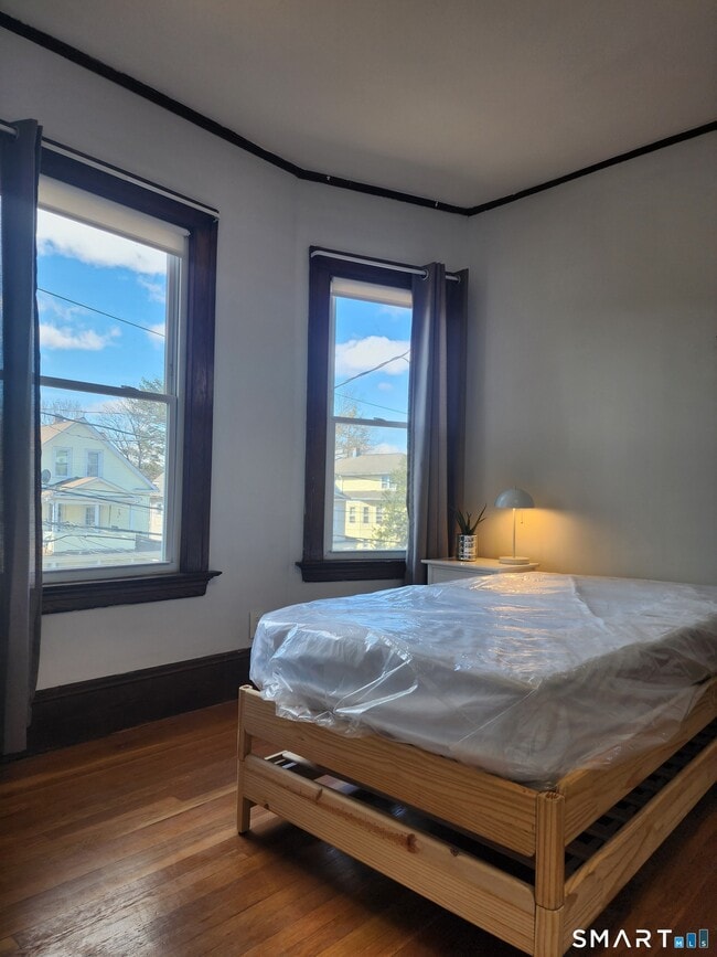 Building Photo - 458 Hillside Ave