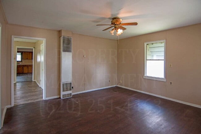 Building Photo - 1-Bedroom + Bonus Room 1-Bathroom Home