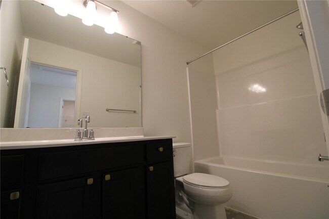 Building Photo - 37 Wingtip Ct