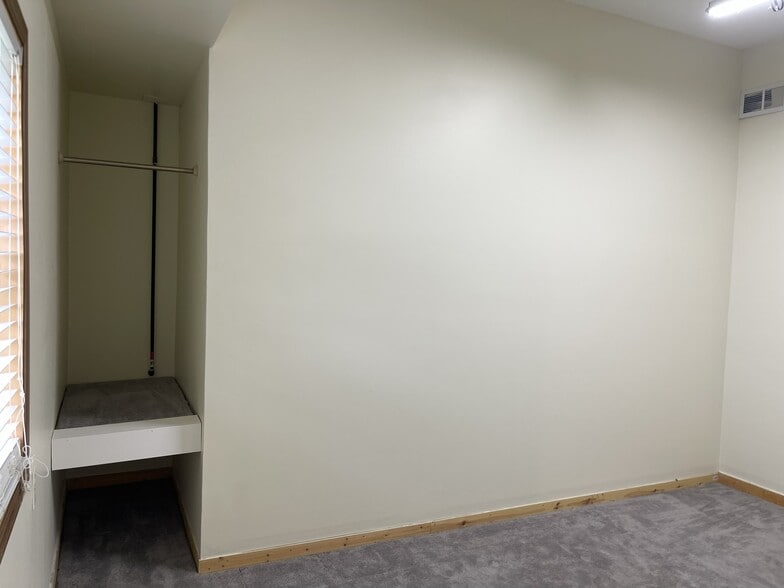 Building Photo - 1048 Caldwell Ave