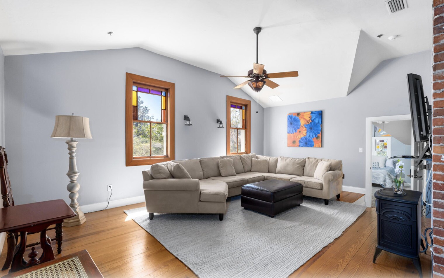 Building Photo - 221 SE 7th St