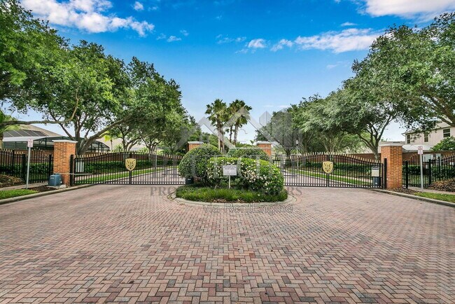 Building Photo - 10074 Iverson Dr