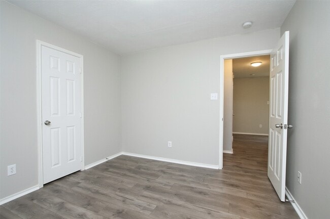 Building Photo - 18926 Piney Way Dr
