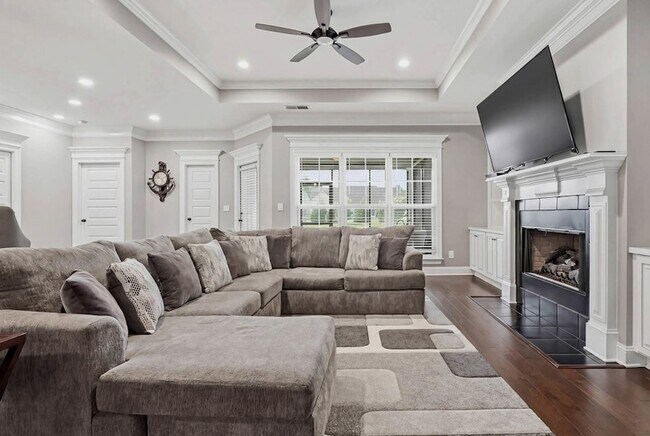 Building Photo - 128 Thistledown Dr