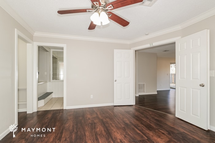 Building Photo - 3145 Kingsley Dr