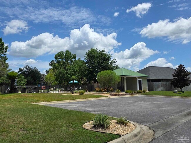 Building Photo - 706 Upper Heron Way