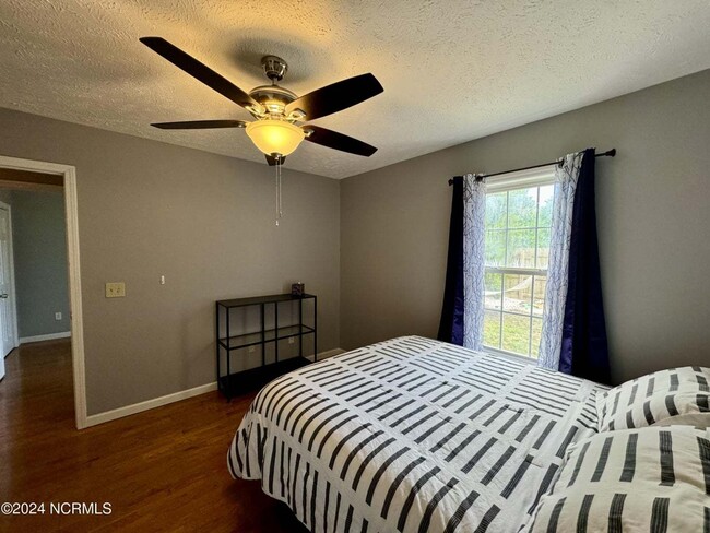 Building Photo - Charming 3-Bedroom Home in Wilmington - Fu...