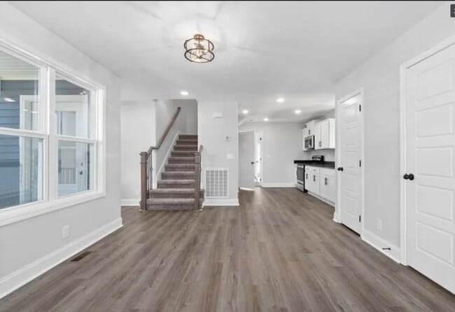 Building Photo - 64 W High St