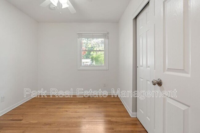 Building Photo - 8907 Rollingwood Rd