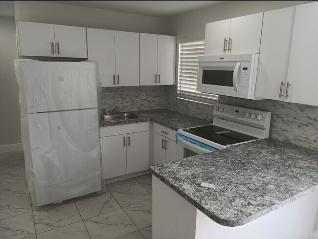 Primary Photo - 1590 NW 123rd St
