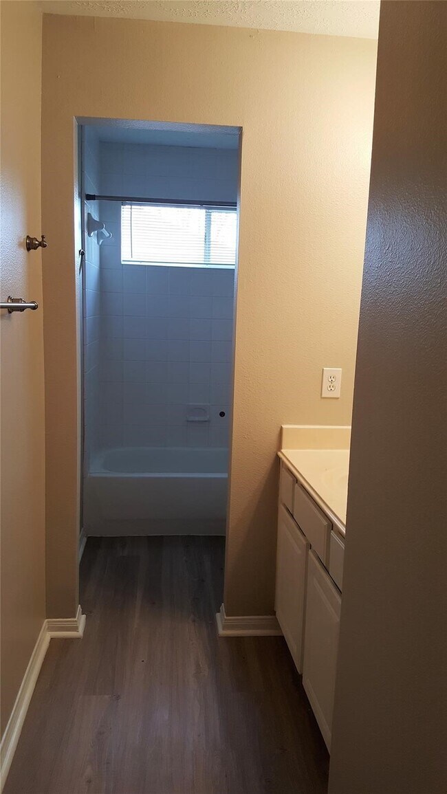 Building Photo - 2602 Desert Sage Dr