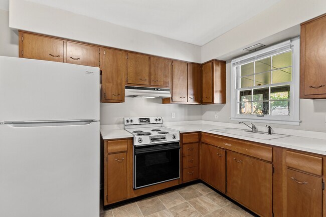 Building Photo - 2125 Talisman Rd