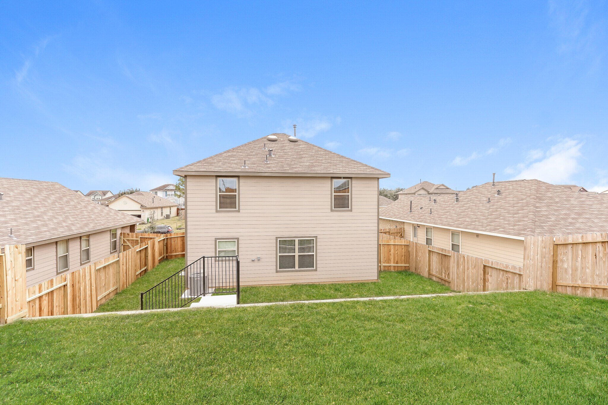 Building Photo - 11106 N Lake Mist Ln