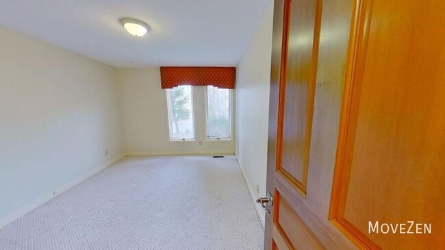 Building Photo - 2323 Ridgefield Dr