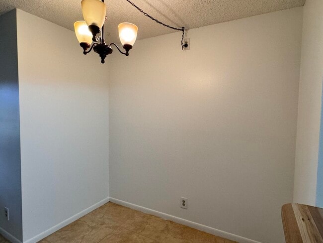 Building Photo - 539 Shady Pine Way