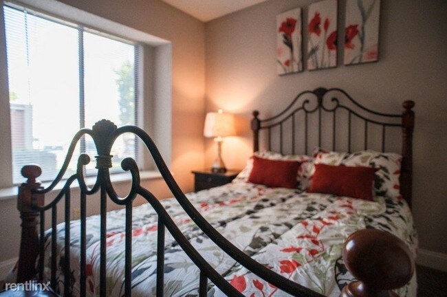 Building Photo - 1 br, 1 bath Apartment - Rosehill Pointe  - B