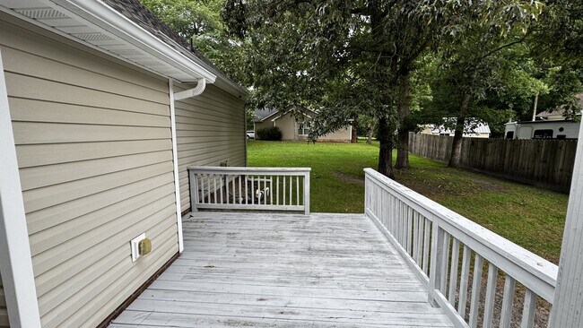 Building Photo - 441 Candlewood Dr