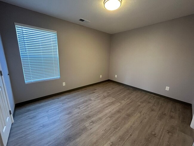 Building Photo - 58-60 Morning Dr