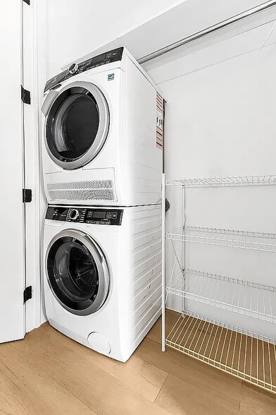 Building Photo - 426 Seventh Avenue