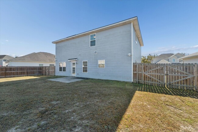 Building Photo - MOVE-IN READY! (Pet Friendly)