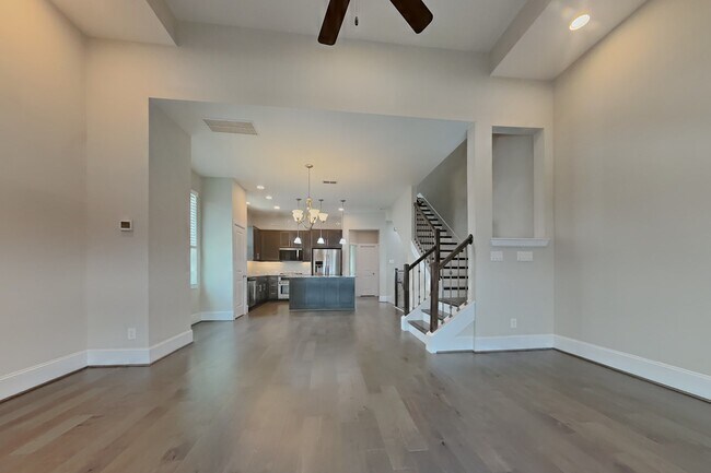Building Photo - 5417 Larkin St