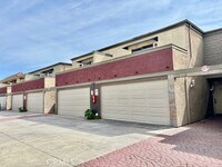 Building Photo - 17181 Elm Lane