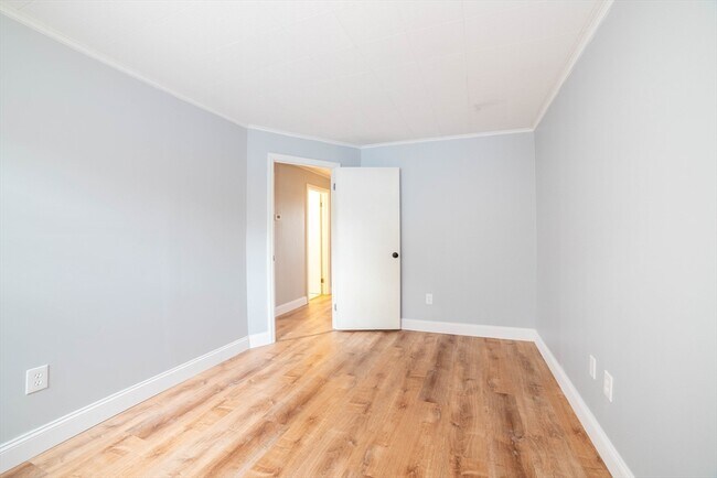 Building Photo - 6 Boston Dr