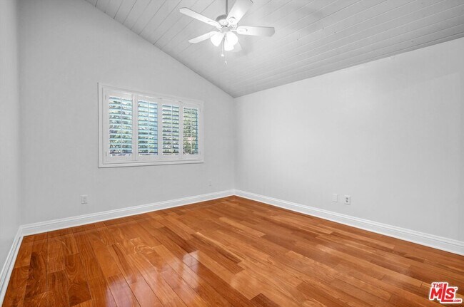 Building Photo - 1515 Outlook Cir