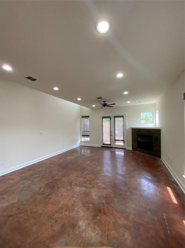 Building Photo - Contemporary M Street Duplex with 3rd Floo...