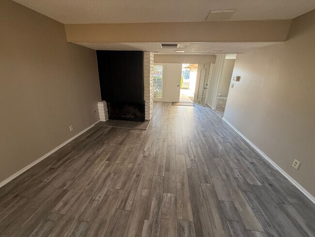 Building Photo - Victorville Green Tree Home- Refurbished 4 Bedrooms, 2 Bathrooms, New Paint,